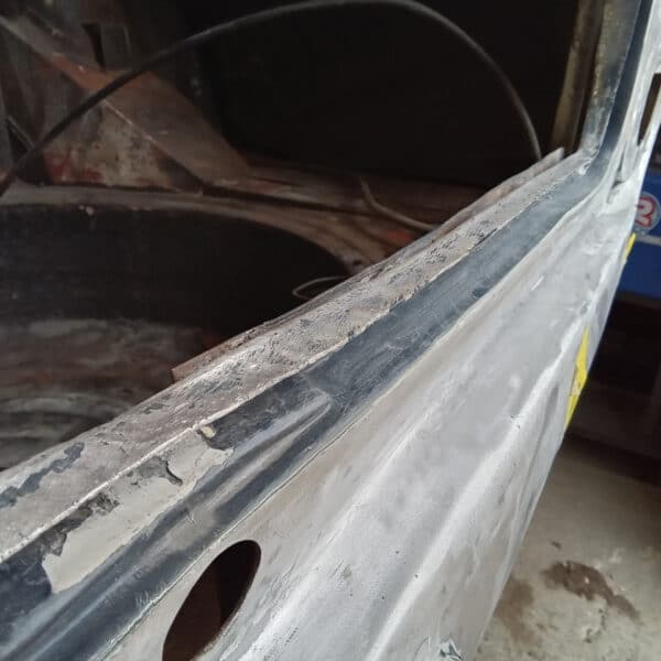 13.05.2025 1969 Aston Martin DB6 Volante Blue undersealing 45