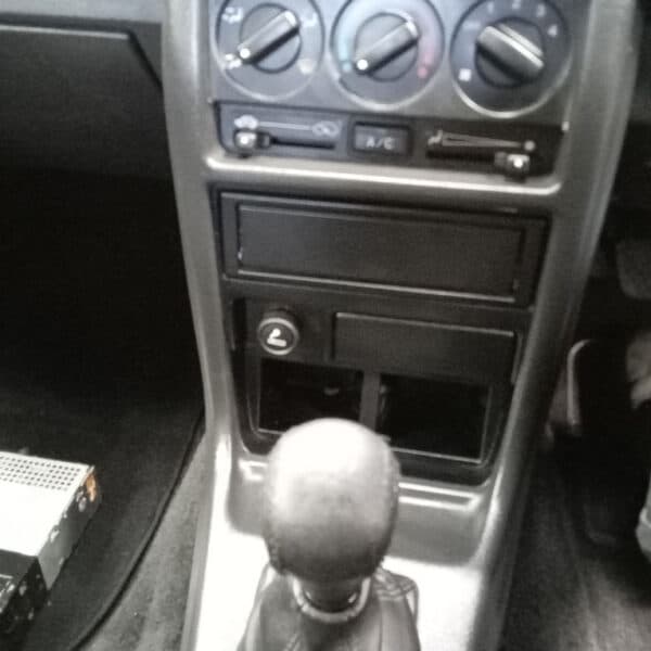 13.05.2025 1994 Rover 220 Turbo Blue Radio 2