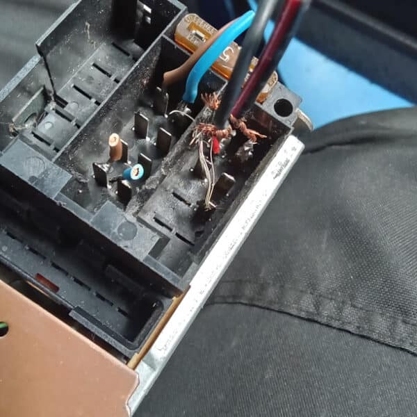 13.05.2025 1994 Rover 220 Turbo Blue Radio 5