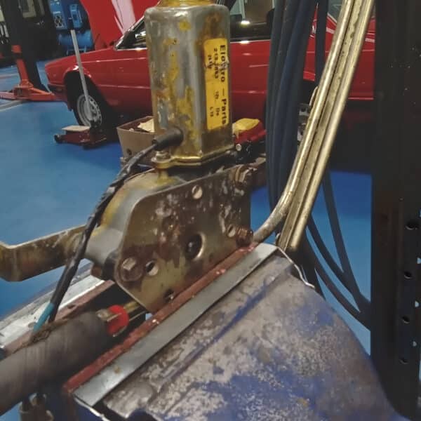 13.05.2025 1999 TVR Chimaera Repairs 2 19