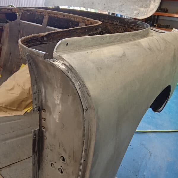 15.05.2025 1969 Aston Martin DB6 Volante Blue removing old paint 10