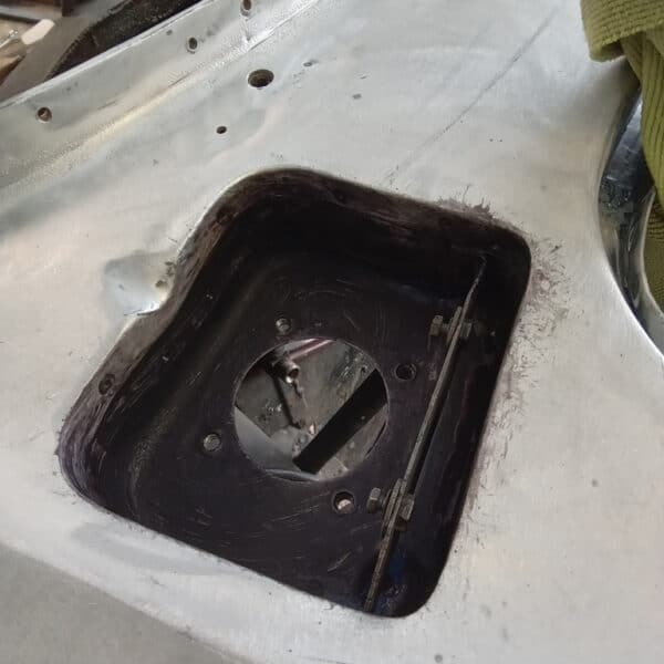 15.05.2025 1969 Aston Martin DB6 Volante Blue removing old paint 21
