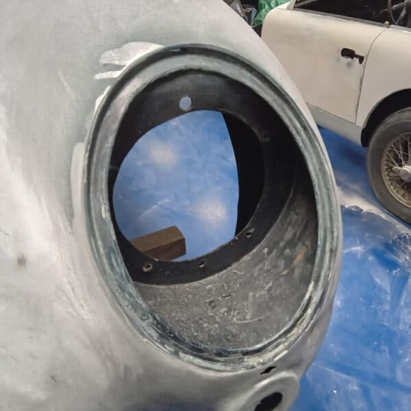 15.05.2025 1969 Aston Martin DB6 Volante Blue removing old paint 4