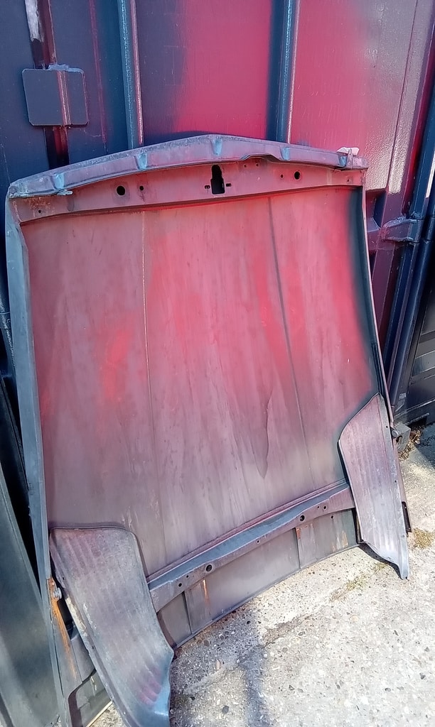 15.05.2025 1978 Mercedes 350SL Red after acid dip 85
