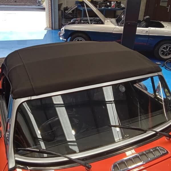 15.05.2025 1979 MGB Roadster Orange new hood 6
