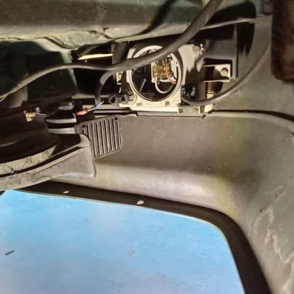 15.05.2025 1997 Mercedes 280SL Turquoise repairs 1