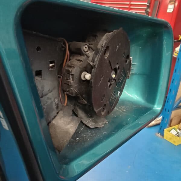 15.05.2025 1997 Mercedes 280SL Turquoise repairs 11