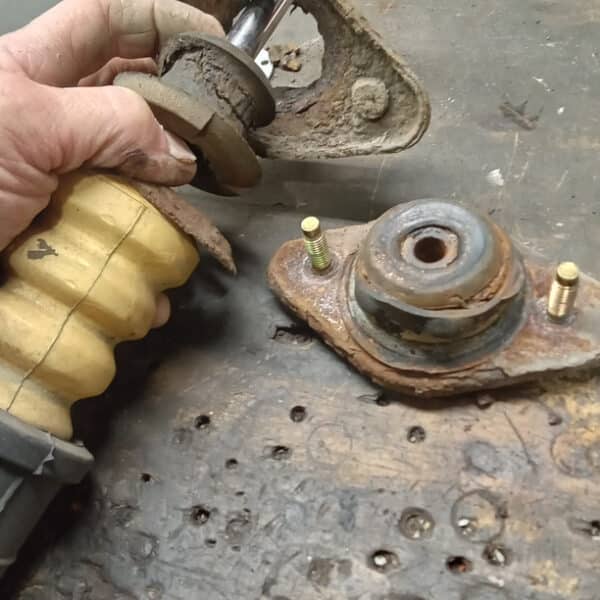 16052025 2002 Rover 75 rear shock absorber 21