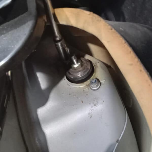 16052025 2002 Rover 75 rear shock absorber 24