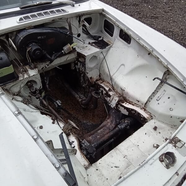 1967 mg b roadster engine bay cleaned 01