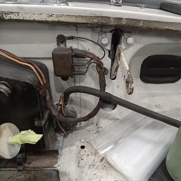 1967 mg b roadster engine bay prep 04