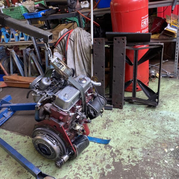 1967 mg b roadster engine out 01