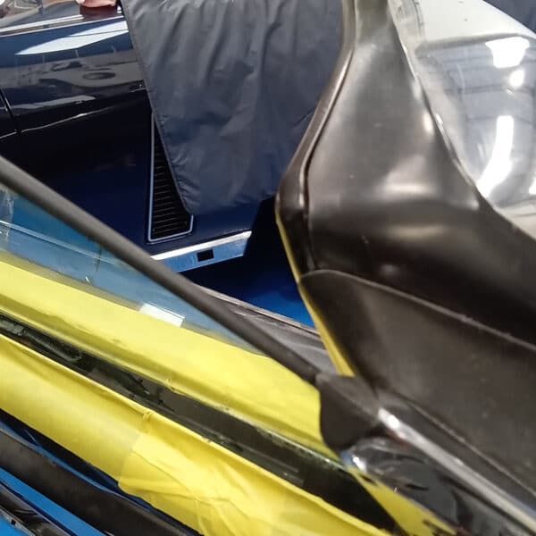 20.05.2025 1987 Mercedes 500 SL Grey door Glass 10