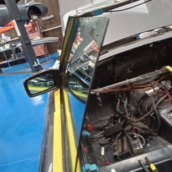 20.05.2025 1987 Mercedes 500 SL Grey door Glass 13