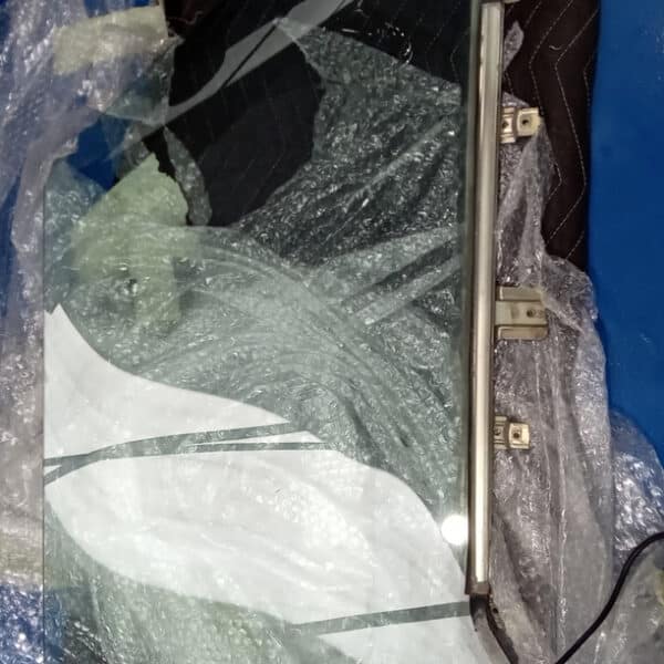 20.05.2025 1987 Mercedes 500 SL Grey door Glass 4