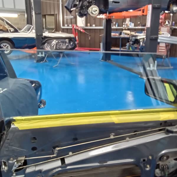 20.05.2025 1987 Mercedes 500 SL Grey door Glass 5