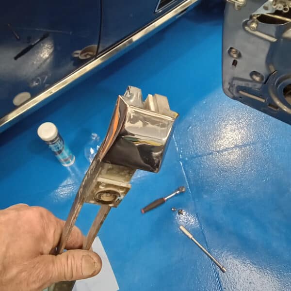 20.05.2025 1987 Mercedes 500 SL Grey door Glass 7
