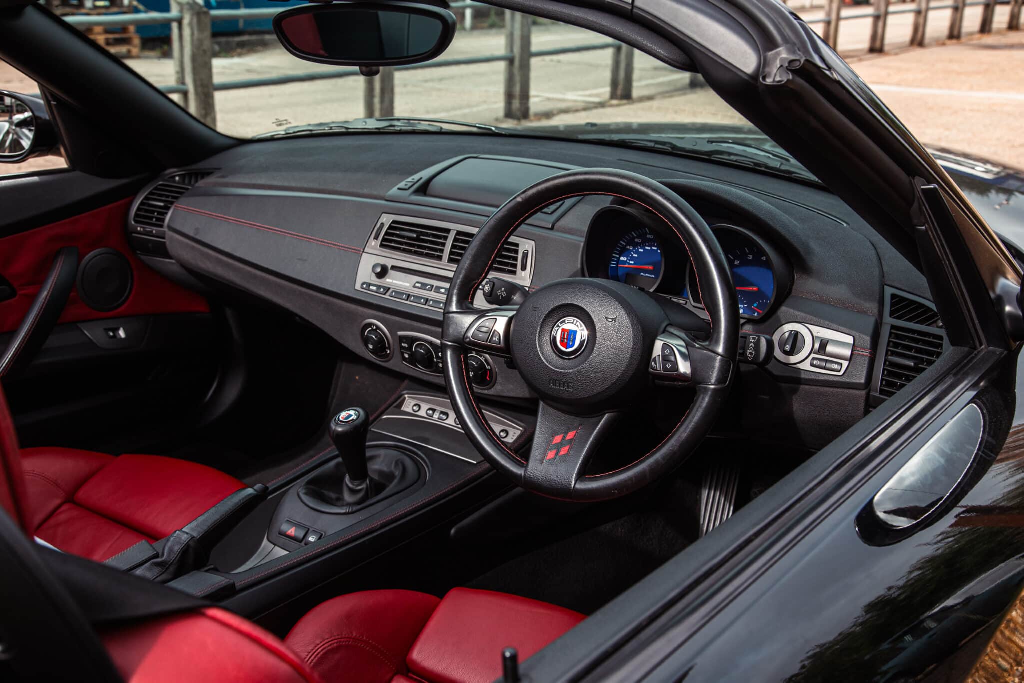 2004 Alpina Roadster S Arrival 7 scaled