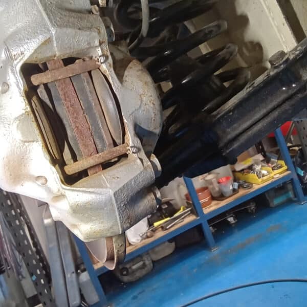 203052025 1959 Austin Healey 3000 repairs 35