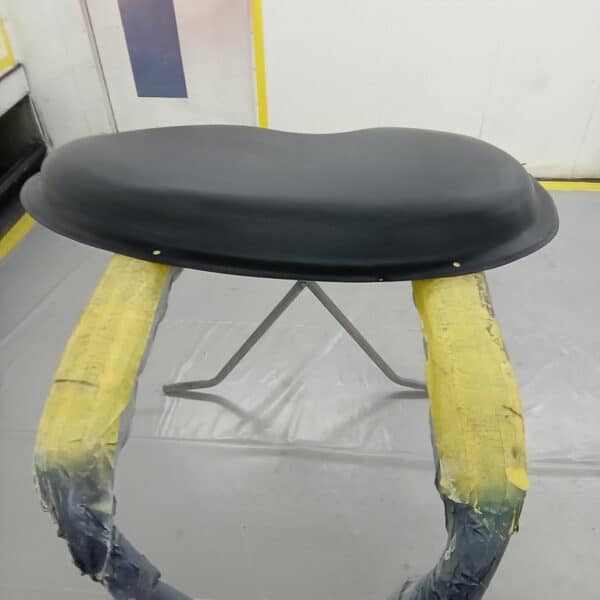 27.05.2025 1951 Austin Devon Pickup Green wheel arch 2