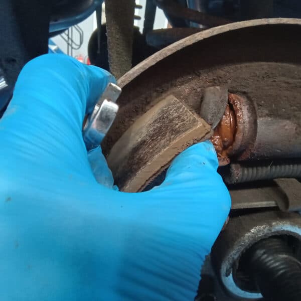 27.05.2025 1966 Volvo Amazon GreyWhite rear brakes 1