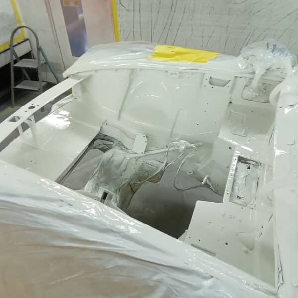 27.05.2025 1967 MG B Roadster White Paint 14