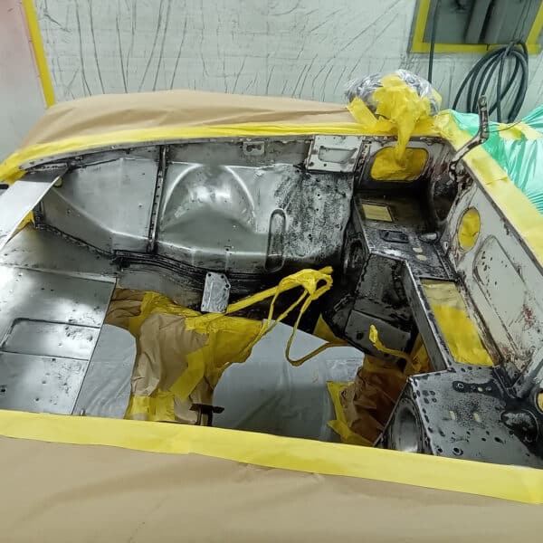 27.05.2025 1967 MG B Roadster White Paint 3