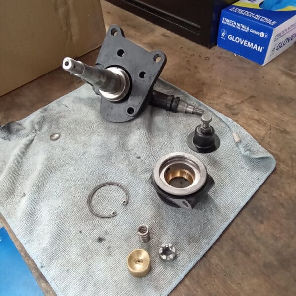 27.05.2025 1969 Aston Martin DB6 Volante Blue assembling shocks and suspension 1