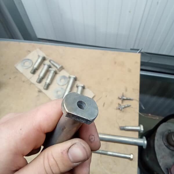 27.05.2025 1969 Aston Martin DB6 Volante Blue assembling shocks and suspension 16