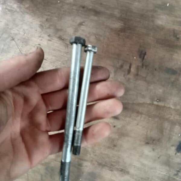 27.05.2025 1969 Aston Martin DB6 Volante Blue assembling shocks and suspension 30