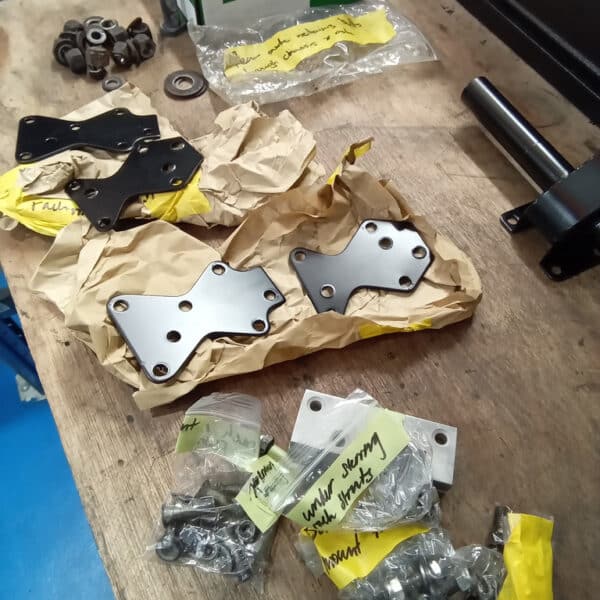 27.05.2025 1969 Aston Martin DB6 Volante Blue assembling shocks and suspension 36