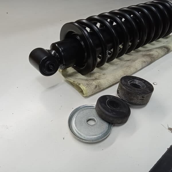 27.05.2025 1969 Aston Martin DB6 Volante Blue assembling shocks and suspension 51
