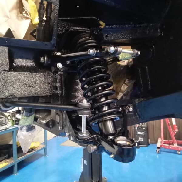 27.05.2025 1969 Aston Martin DB6 Volante Blue assembling shocks and suspension 58