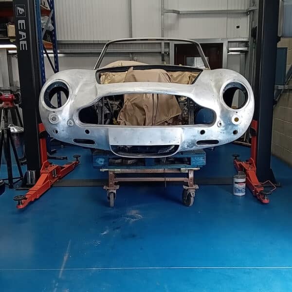 27.05.2025 1969 Aston Martin DB6 Volante Blue awaiting parts 2