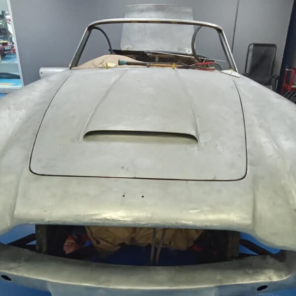 27.05.2025 1969 Aston Martin DB6 Volante Blue bonnet 1
