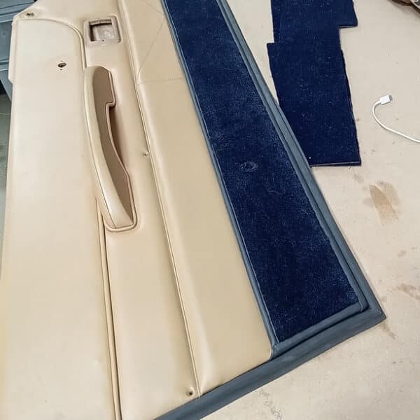 27.05.2025 1969 Aston Martin DB6 Volante Blue door seals 2