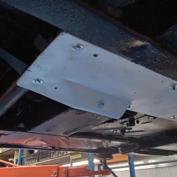 27.05.2025 1969 Aston Martin DB6 Volante Blue suspension and underside 17