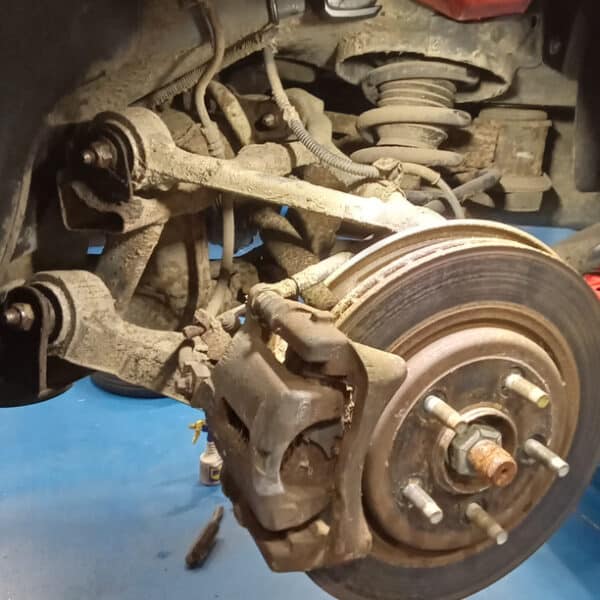 27.05.2025 2002 Ford Thunderbird Black suspension 12