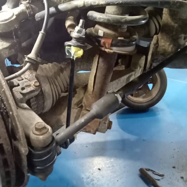 27.05.2025 2002 Ford Thunderbird Black suspension 14