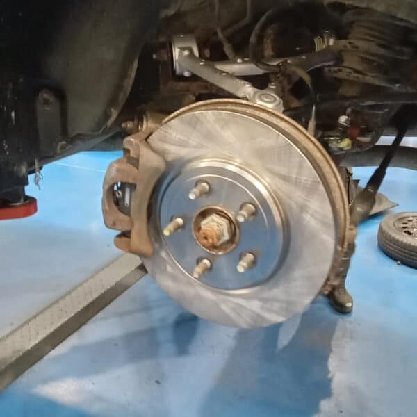 27.05.2025 2002 Ford Thunderbird Black suspension 18