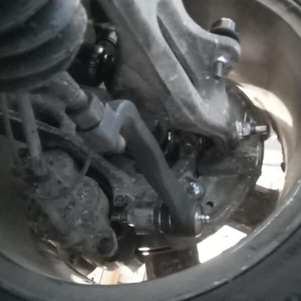 27.05.2025 2002 Ford Thunderbird Black suspension 6