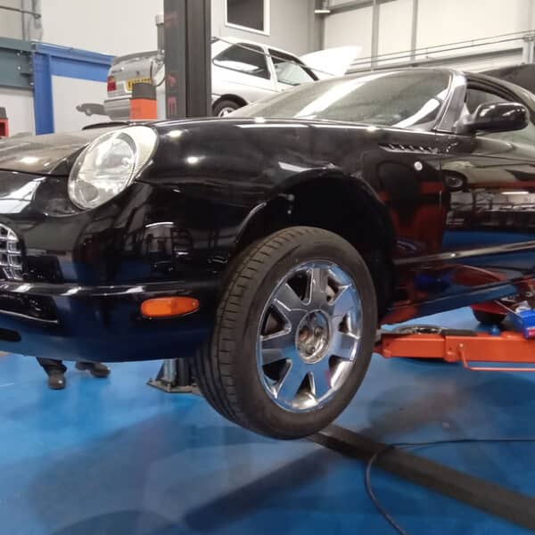 27.05.2025 2002 Ford Thunderbird Black suspension 8