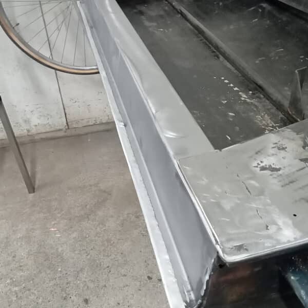 29.05.2025 1969 Aston Martin DB6 Volante Blue Doors Refit 1