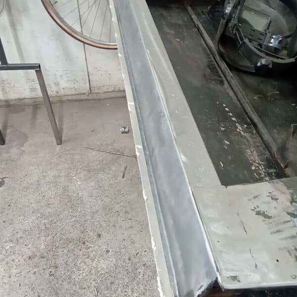 29.05.2025 1969 Aston Martin DB6 Volante Blue Doors Refit 10