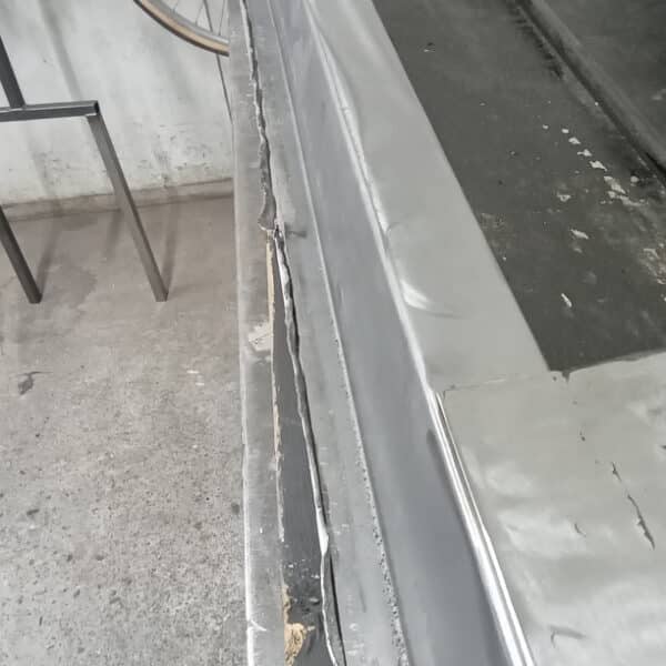 29.05.2025 1969 Aston Martin DB6 Volante Blue Doors Refit 3