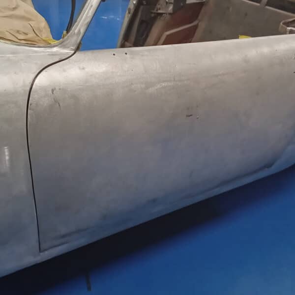 29.05.2025 1969 Aston Martin DB6 Volante Blue Doors Refit 5