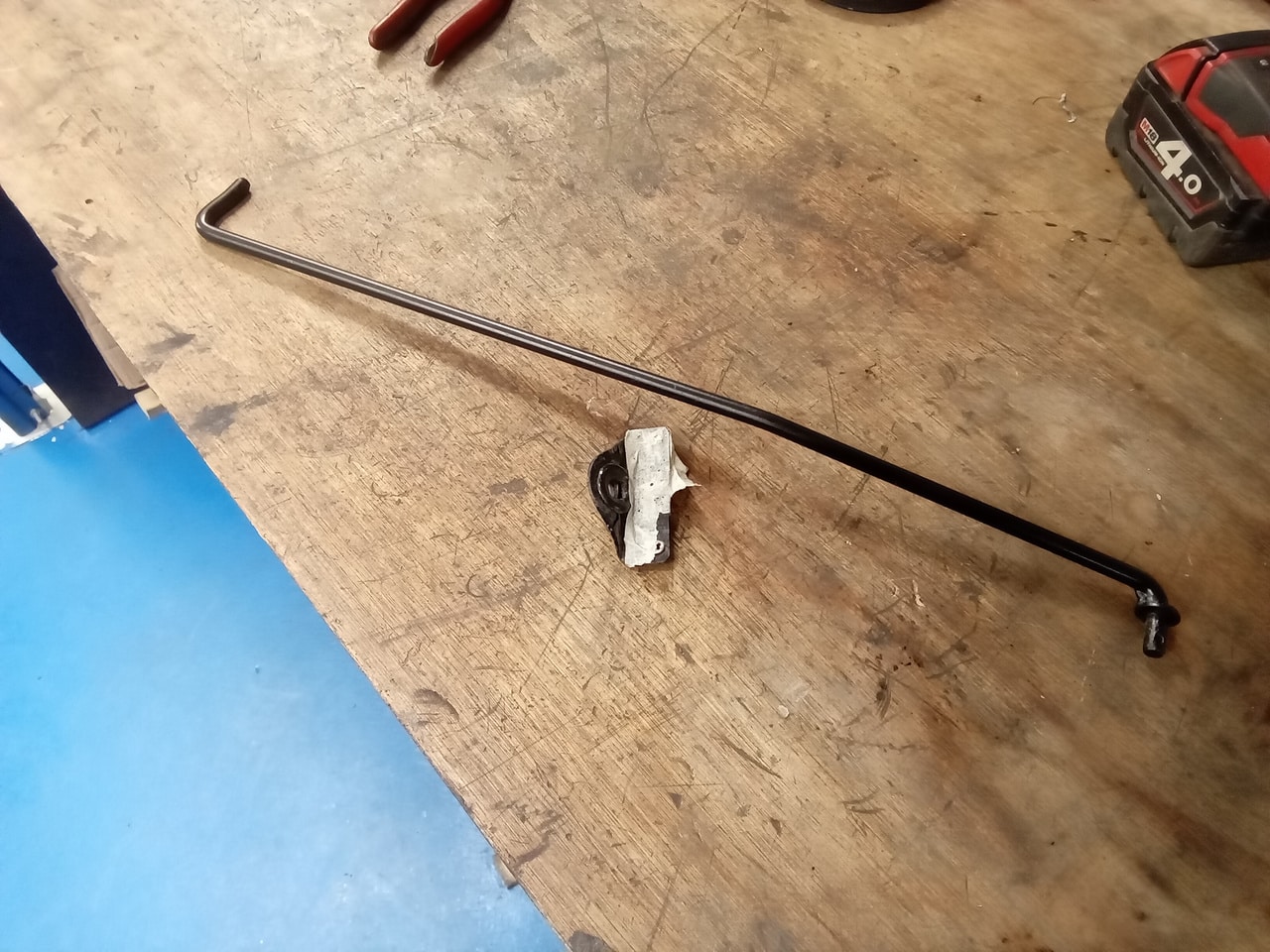 29.05.2025 1976 Jensen Interceptor Blue wiper bezels 2
