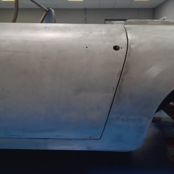 03.06.2025 1969 Aston Martin DB6 Volante Blue door gaps 1