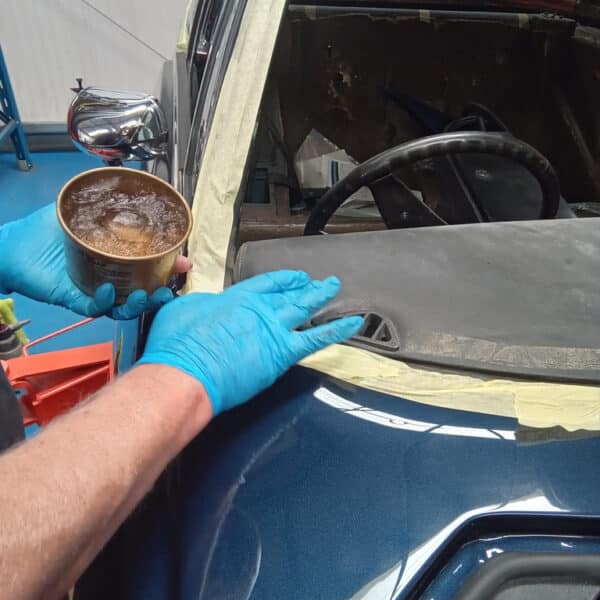 03.06.2025 1976 Jensen Interceptor underseal 39