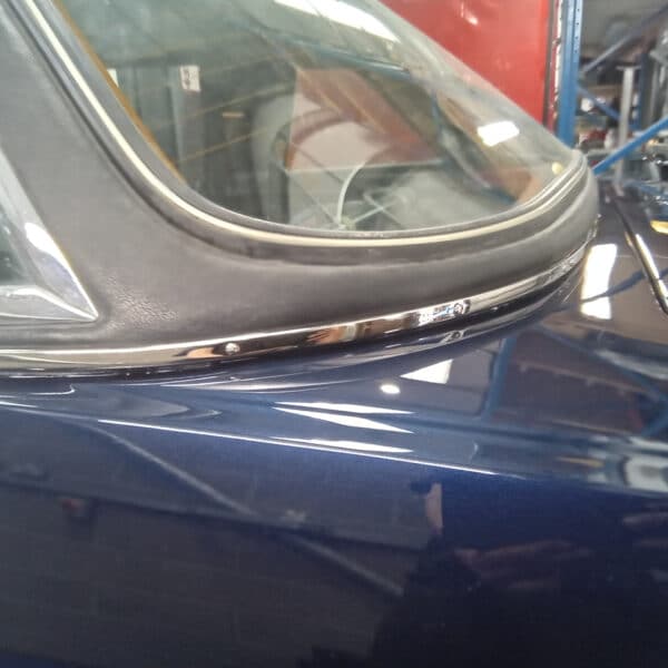 03.06.2025 1976 Jensen Interceptor underseal 41